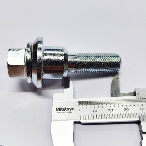 M14x1.5x39 HEX 19 mm plakana skrūve lai uzlikt Land Rover diskus uz VW T5, T6, Touareg, Audi Q7