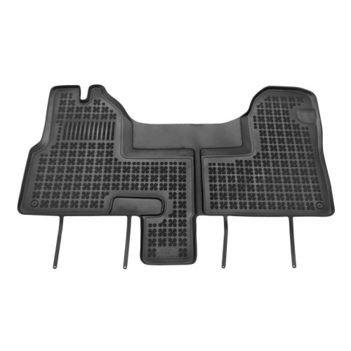 Iveco Daily no 2006 - priekšā - ar papildu materiālu vadītāja pusē