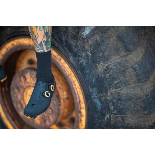 Cycling shoes Northwave Extreme XCM 3 MTB XC black-honey-44